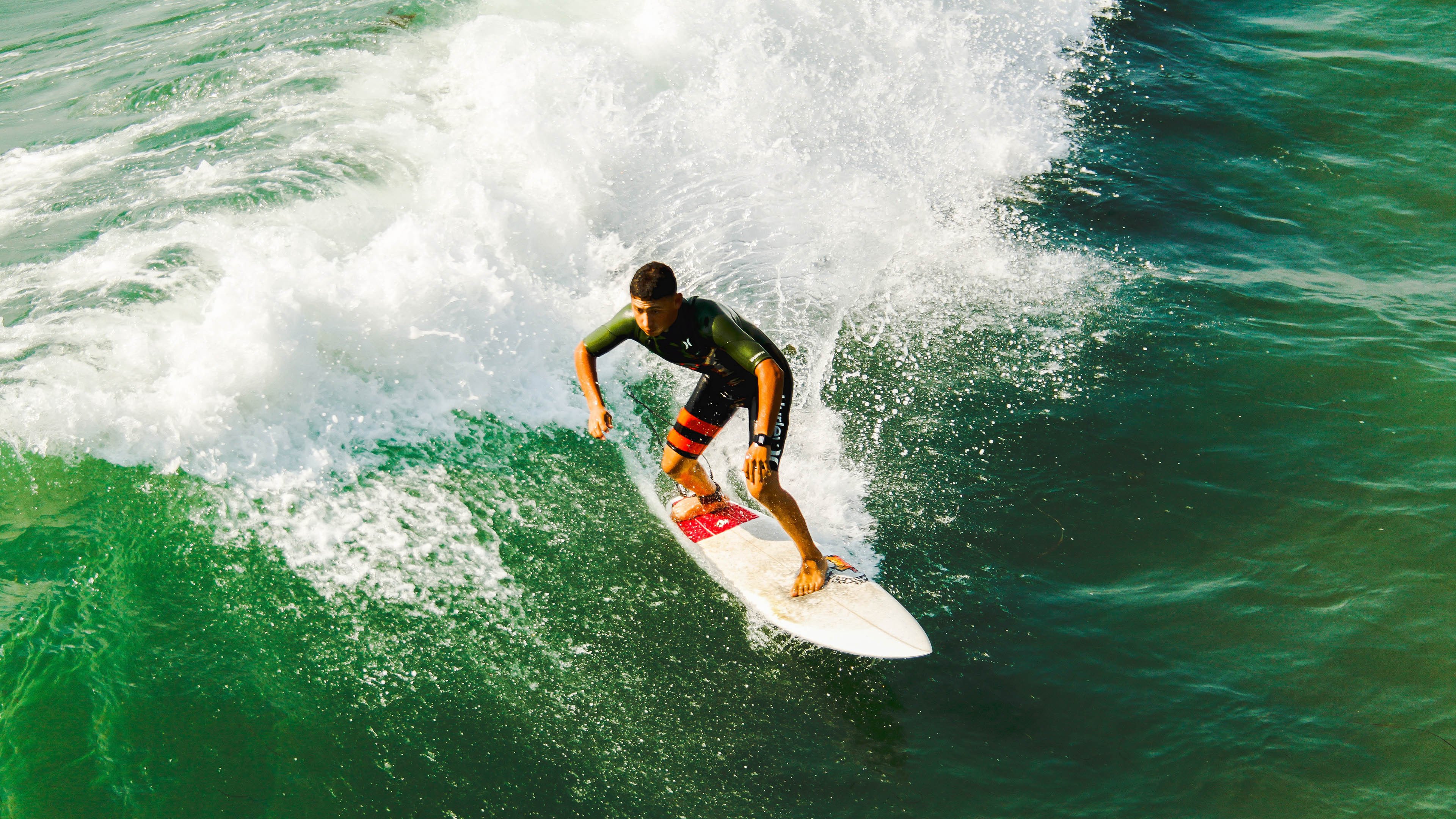 “尼古拉斯·桑特基的全能技术与精准决策，成就阿根廷美洲狮队的胜利”